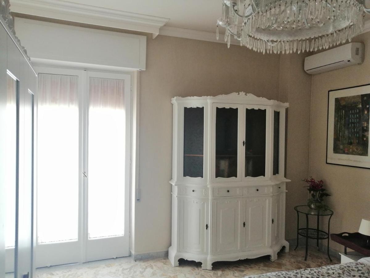Apartamento Residenza Carlo Di Borbone Caserta Exterior foto