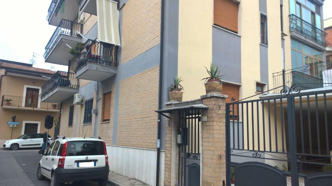 Apartamento Residenza Carlo Di Borbone Caserta Exterior foto